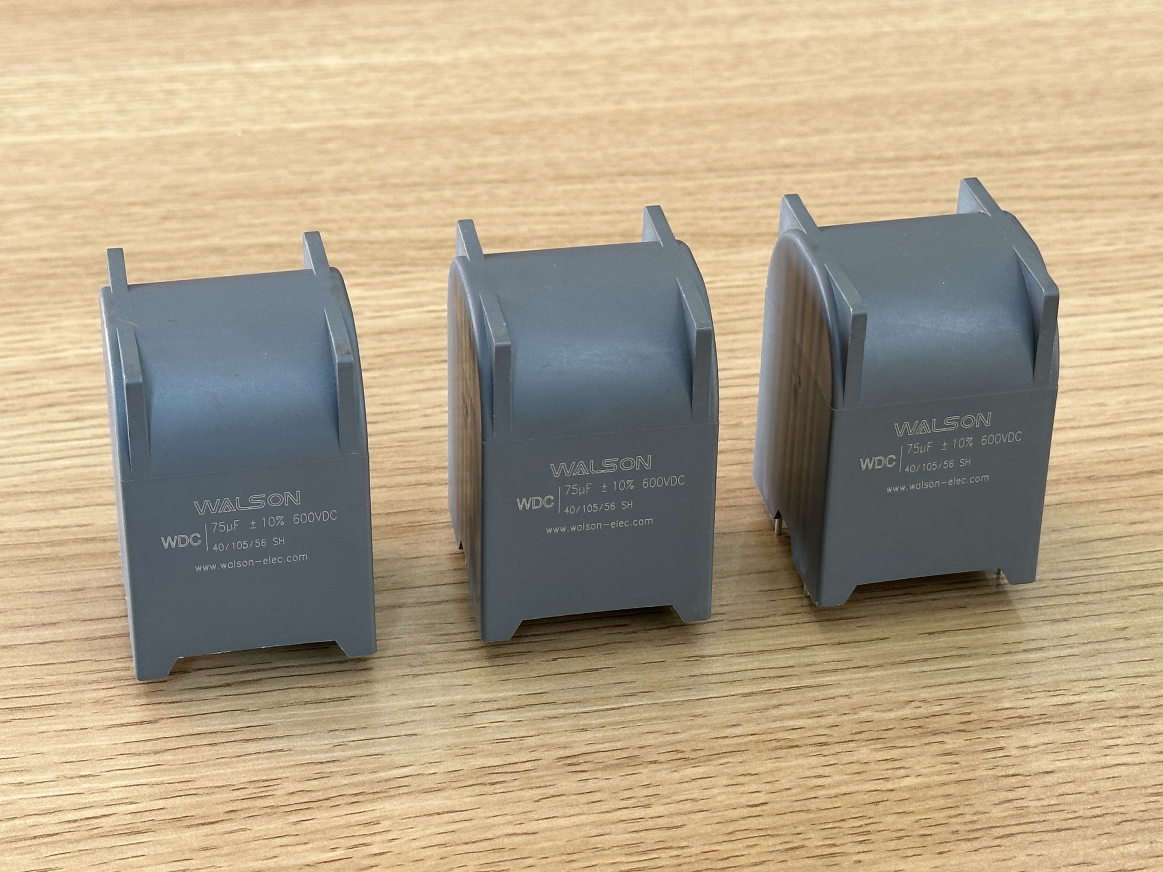 Interpretasyon ng Mga Parameter ng ESR/ESL ng Film Capacitor at Ang Mahalagang Epekto Nito sa Pagpapatakbo ng Kagamitan